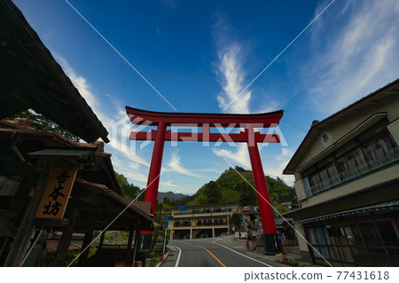鳥居、榛名神社 鳥居、榛名神社 77431618