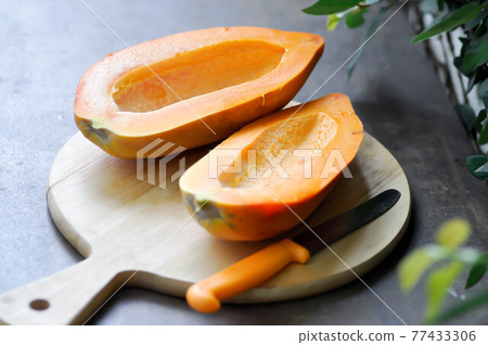 papaya, fruit papaya or cut papaya 77433306