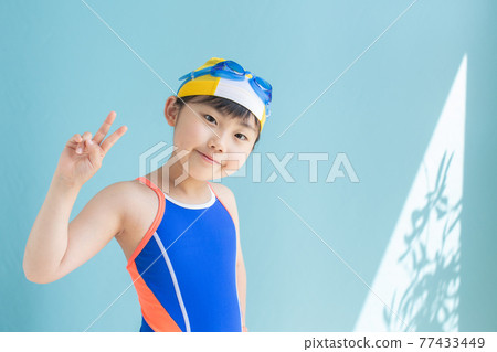 Swimming time 77433449