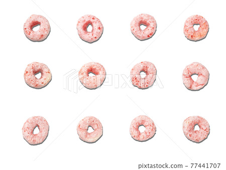 cereal flakes in isolated with clipping path. 77441707