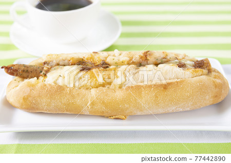 Delicious spicy sausage bread and hot coffee Delicious spicy sausage bread and hot coffee 77442890
