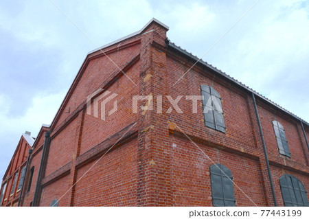 Noritake Garden with brick buildings 77443199