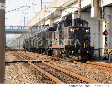 2021年5月9日，福岡縣久留米市荒木町白口，在鹿兒島本線久留米和荒木之間運行的SL人吉 77443984