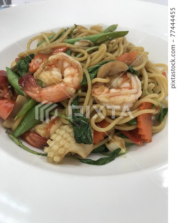 Delicious Thai food 77444455