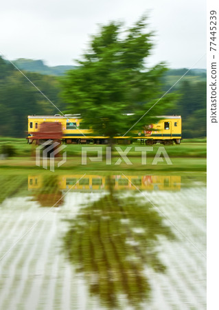 Spring Isumi Railway, water mirror panning of rice fields, near Otaki Station Spring Isumi Railway, water mirror panning of rice fields, near Otaki Station 77445239