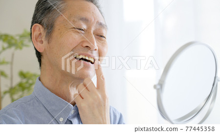 高級男性/牙齒檢查 77445358