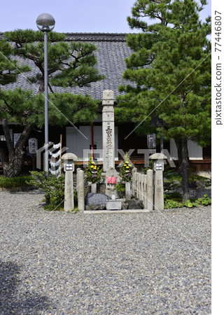 Rokudouchinnouji Temple Sankai Manrei Memorial Tower and Main Hall 77446807