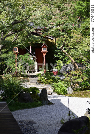 Rokkaido Dynasty Temple Soil-lined well 77446811