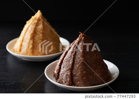 紅味噌和白味噌(米味噌) 紅味噌和白味噌(米味噌) 77447293