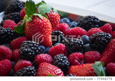 Image of berries (2) 77448779