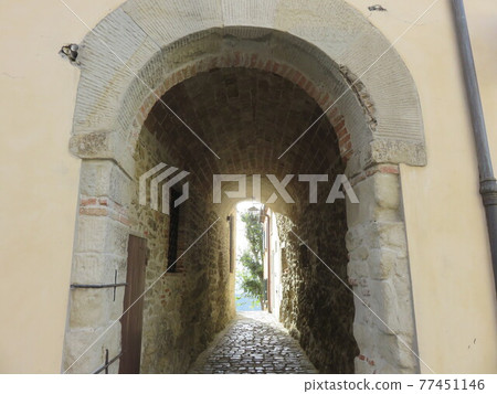 Historical detail 77451146