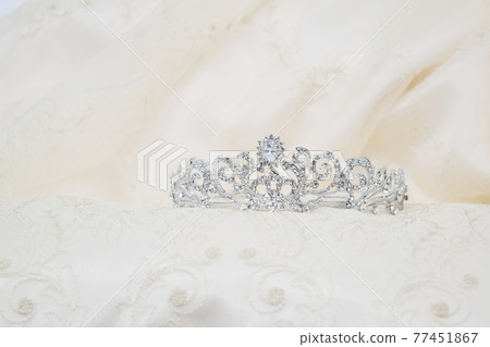 Bride's Tiara 77451867