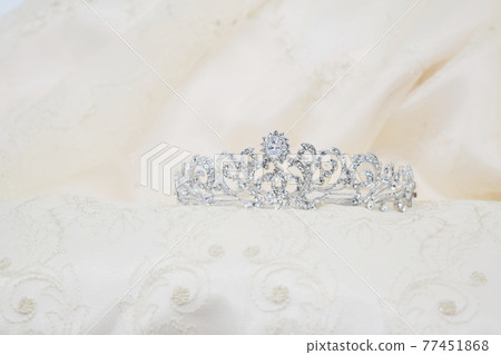 Bride's Tiara 77451868