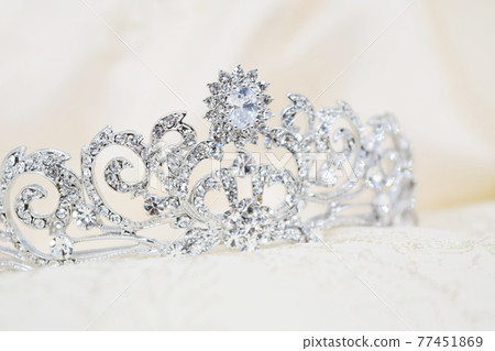 Bride's Tiara Bride's Tiara 77451869