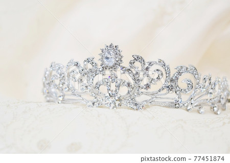 Bride's Tiara Bride's Tiara 77451874
