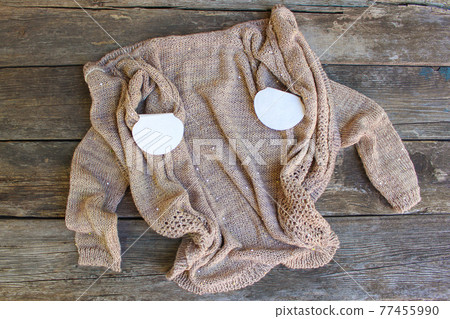 Strip from sweat attached to the armpits to knitted jacket. 77455990