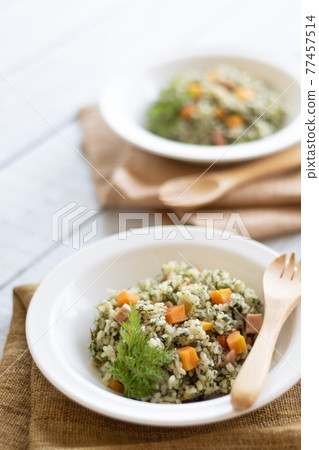 胡蘿蔔葉抓飯提高免疫力 77457514