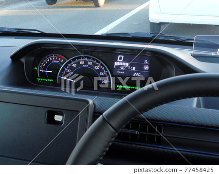Center meter in the center of the dashboard Center meter in the center of the dashboard 77458425