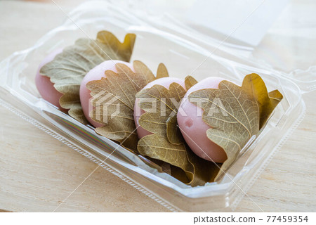 Kashiwa mochi miso bean paste 77459354