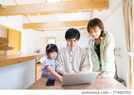 Dad and family working from home Dad and family working from home 77460793