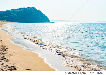 The beach of Aneko's beach, the beautiful sea facing west 77461682