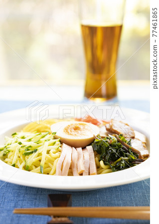 Delicious chilled Chinese 77461865