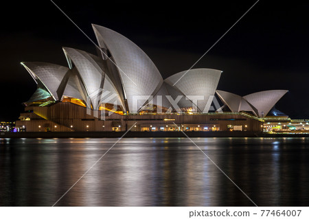 Sydney Opera House by night Sydney Opera House by night 77464007