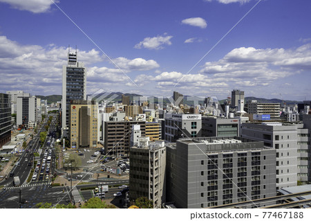 從岡山縣岡山市岡山市政府眺望岡山市中心 從岡山縣岡山市岡山市政府眺望岡山市中心 77467188