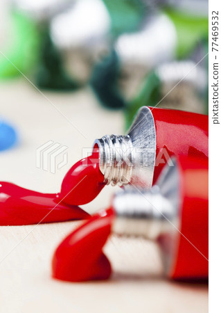 oil paints for creative drawing 77469532