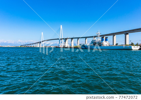 Shinminato Ohashi和Tateyama山脈 Shinminato Ohashi和Tateyama山脈 77472072