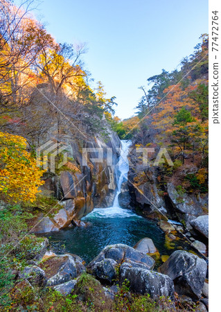 Shosenkyo (Autumn): Senga Falls Shosenkyo (Autumn): Senga Falls 77472764