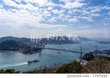 從山口縣下關市日野山公園眺望關門海峽 從山口縣下關市日野山公園眺望關門海峽 77474268