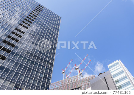 Skyscrapers and construction sites (city image) 77481365