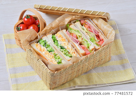 Lunch outside lunch lunch sandwich "BLT (bacon lettuce tomato), egg mayo shrimp broccoli sandwich" Lunch outside lunch lunch sandwich "BLT (bacon lettuce tomato), egg mayo shrimp broccoli sandwich" 77481572