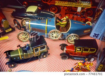 Tin toy 77481701