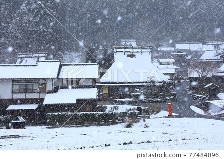 Miyama Kayabuki no Sato Snowscape 77484096