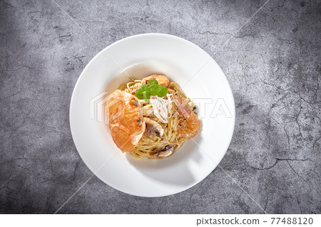 雪蟹蝦義大利麵 77488120