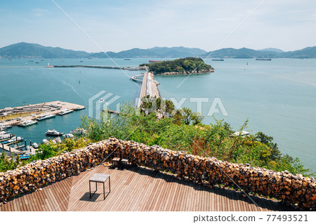 View of Odongdo Island and sea from Jasan Park in Yeosu, Korea 77493521