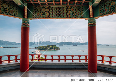 View of Odongdo Island and sea from Jasan Park in Yeosu, Korea View of Odongdo Island and sea from Jasan Park in Yeosu, Korea 77493522