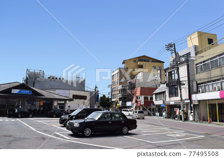 神奈川縣新松田站和松田站前的城市景觀 77495508