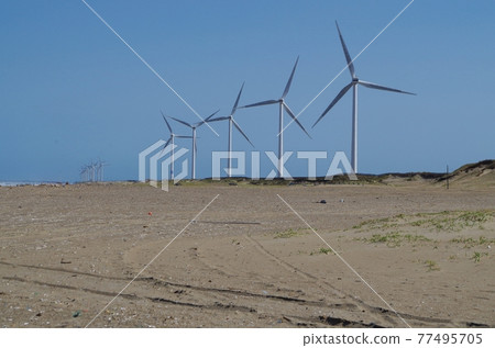 海灘和風電場 77495705