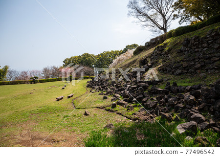 石垣山市屋城、本丸的石垣和二之丸 77496542