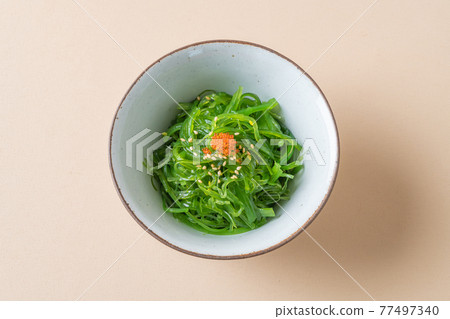 Spicy Wakame Seaweed Salad 77497340