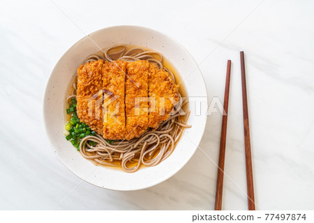 Soba ramen noodle with Japanese fried pork cutlet (tonkatsu) 77497874
