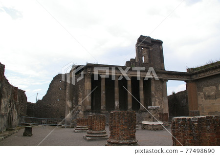 Pompeii Pompeii 77498690