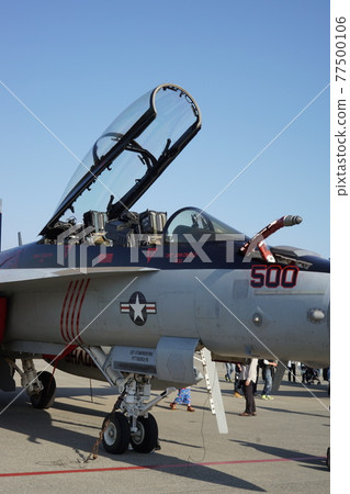 F / A-18 Super Hornet F / A-18 Super Hornet 77500106
