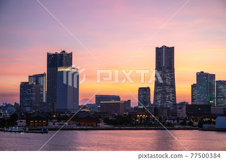 橫濱的晚上風景 77500384