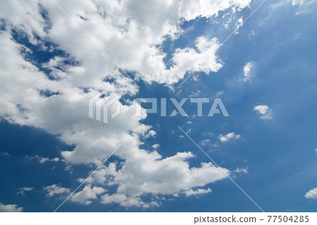 風景背景素材【藍天白雲】 風景背景素材【藍天白雲】 77504285