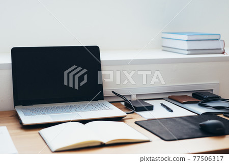 Home workplace, worktable, workspace with no people Home workplace, worktable, workspace with no people 77506317