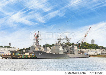 [Kanagawa / Yokosuka] USS Ticonderoga-class cruiser escort ship Shiloh CG-67 at anchor 77510585